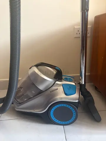 Compact canister vacuum cleaner - good working condition