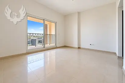 Spacious 1-Bedroom | 995 Sqft | Open View |Vacant