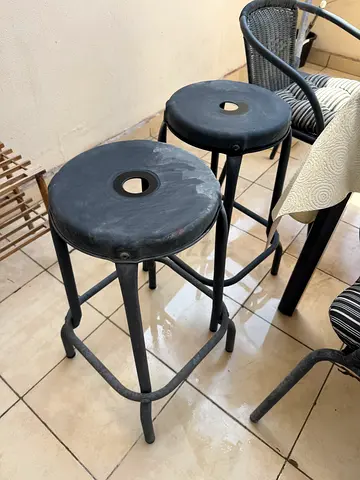 Bar stools black metal (2)
