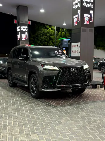 2023 Lexus LX 600 Signature الفطيم