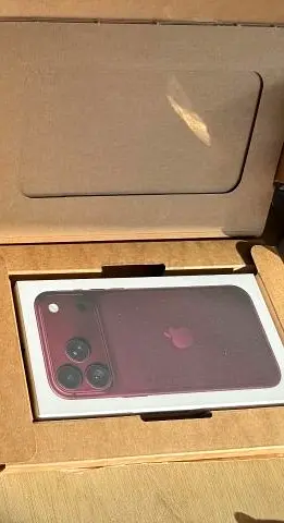 Apple iPhone 18 Pro Max Burgundy — Brand New in Box