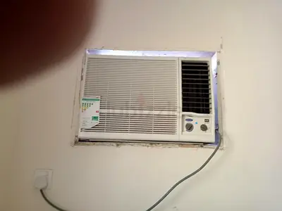 Window AC to turn for sale good conneation, very nice school window. AC far sale to turn good connec