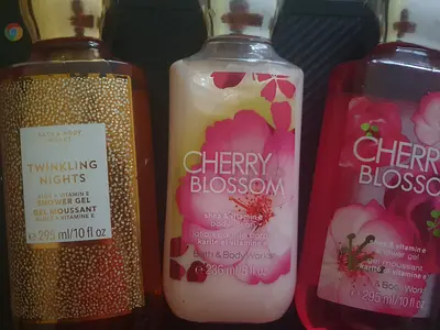 Shower Gel & Body Lotion 5 pcs aed 100