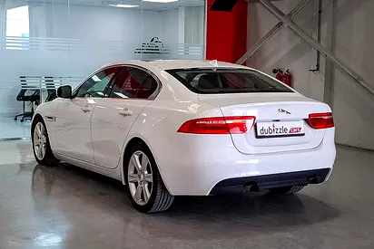 صورة 8 لـ 2016 Jaguar XE