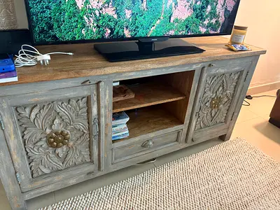 Tv unit