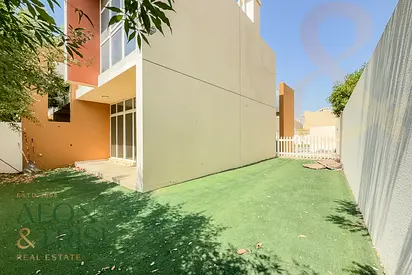 Corner 3 BR | Vacant | Inquire now