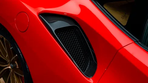 صورة مصغرة 17 لـ 2019 Ferrari 488 PISTA