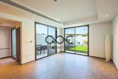 Luxury TH 2BR + Maid | Single Row | Near Corner