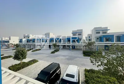 5 BR Townhouse|Maids Room|Ready to Move| Vacant