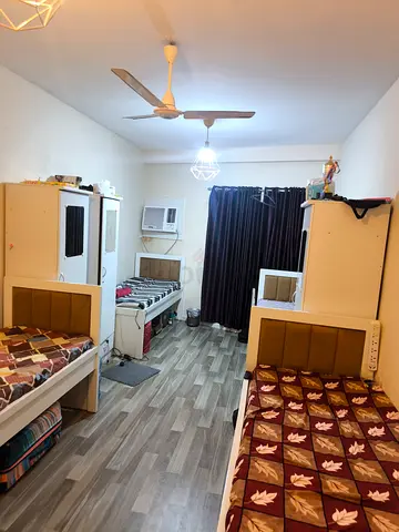 Fully furnished indain ladies bed space available in Burdubai rolla streat