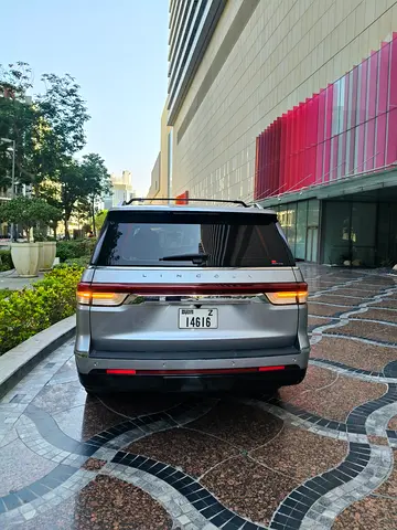2023 Lincoln NAVIGATOR — фото 4