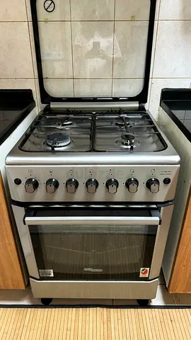 Stainless Steel 4-Burner Gas Cooker with Oven – Good Working Condition