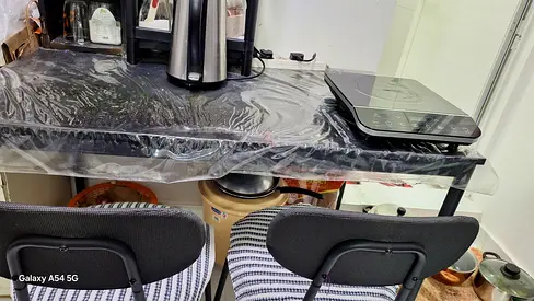 Table with 2 chair