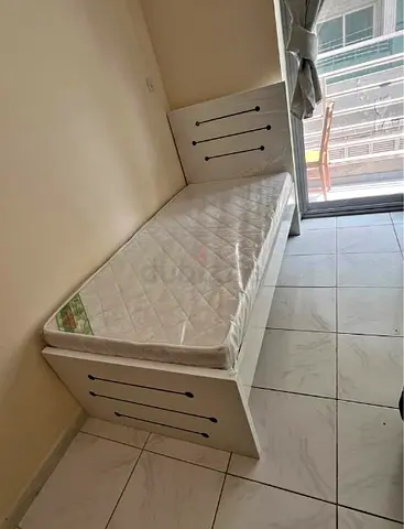 Single white wooden bed with mattress - good condition