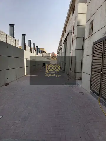 مستودع 10,500 قدم + ميزانين 1,800 قدم | كهرباء 37 KW