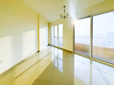 شقة بغرفة نوم واحدة | برج ليكسايد B | إطلالة على المسبح والمدينة