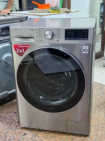 LG washer dryer combo (2 in 1) 10/7 kg