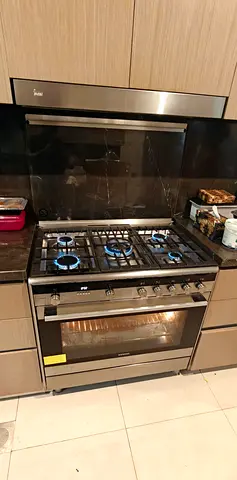 Siemens IQ700 Top Gas Oven Electric Digital Cooking Range Sam Like New Condition 90cm