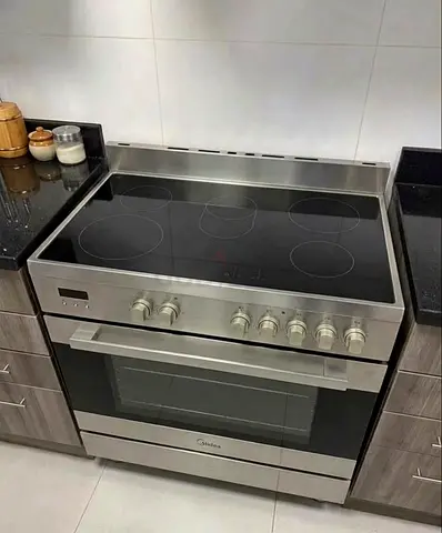 Midea Freestanding Ceramic Cooker With Multifunction Oven - 109L - 90X60cm