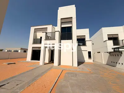 Corner Unit | Single Row | Private Yard
