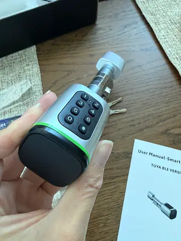 Smart keypad door lock with keys - compact electronic deadbolt