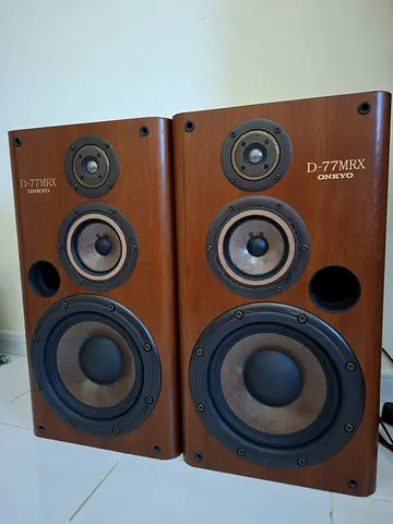 Onkyo D-77MRX vintage speaker.