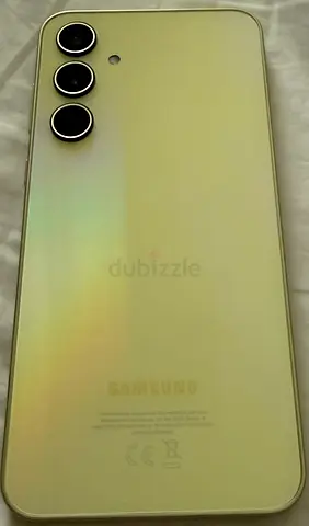 Samsung A35 8gb/128gb smartphone with triple rear cameras - good condition