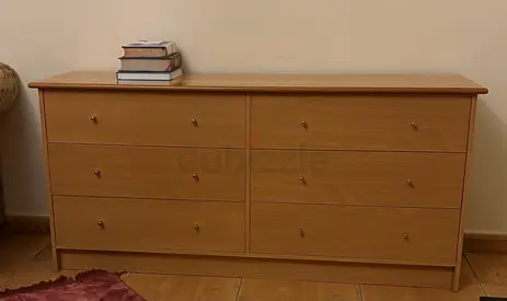 Light wood 6-drawer dresser / sideboard in good condition