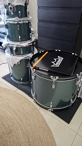 Used 5-piece Drum Kit (Green Sparkle) — Good Condition