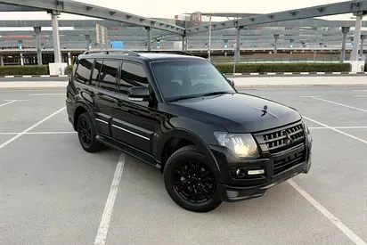Al Habtoor Service History | Mitsubishi Pajero Signature Edition (Single Owner / 2 Keys)