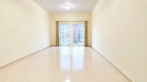 Nest to Metro | Vacant Studio
