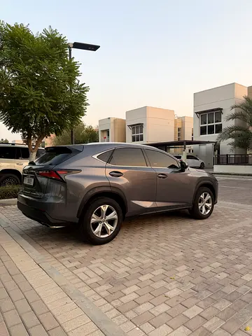 صورة 4 لـ 2017 Lexus NX-SERIES