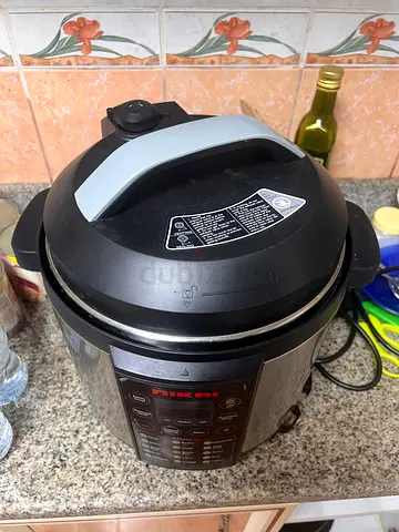 Pressure cooker