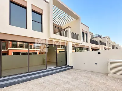 Multiple Option I Large Balcony I 2 Car Park