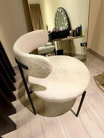 Modern boucle accent chair with curved design — cream/ivory
