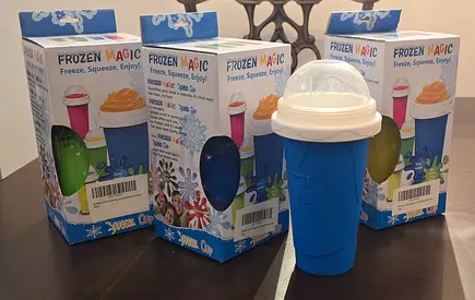 Frozen Magic Freeze & Squeeze Baby Snack Cups (in 3 colors) - Brand New items