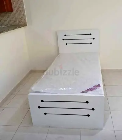 Single white wooden bed with mattress - good condition