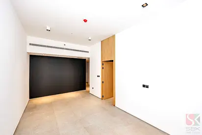 Well-Designed 1BR | Closed Kitchen | Balcony | Modern Living | SH Living 1