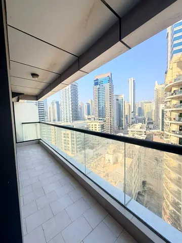 2BR Apartment | Balcony & Pool | Dubai Marina