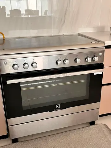 Electrolux Stainless Steel 90cm Electric Oven with Cooktop