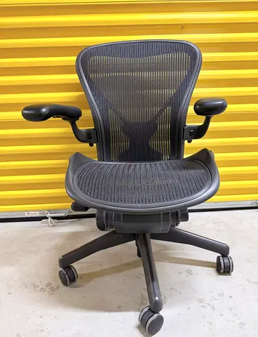 Herman Miller Aeron size B fully loaded