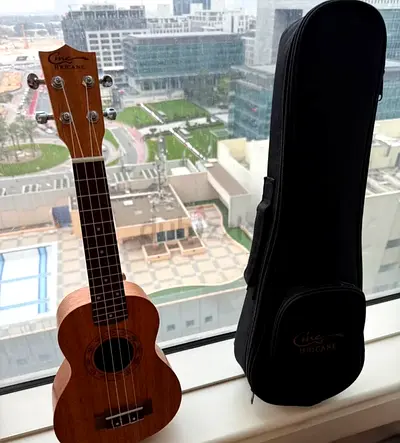 Ukulele soprano with Soft Gig Bag - new