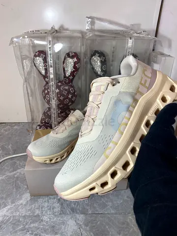 On Running Cloud monster ‘Gray/Pink’ shoes for women