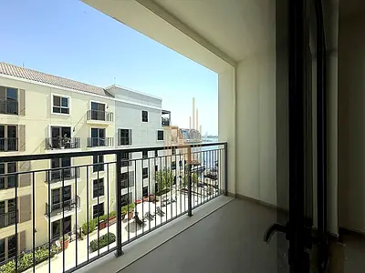 Spacious Layout I Partial Sea View I Ready to Move