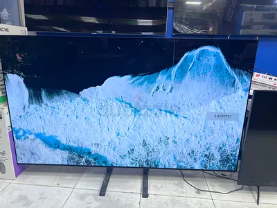 LG 77 inch OLED C4 - Slim Bezel, ( have a line )