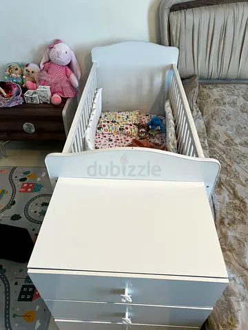 White Baby Crib with Drawer — Good Condition