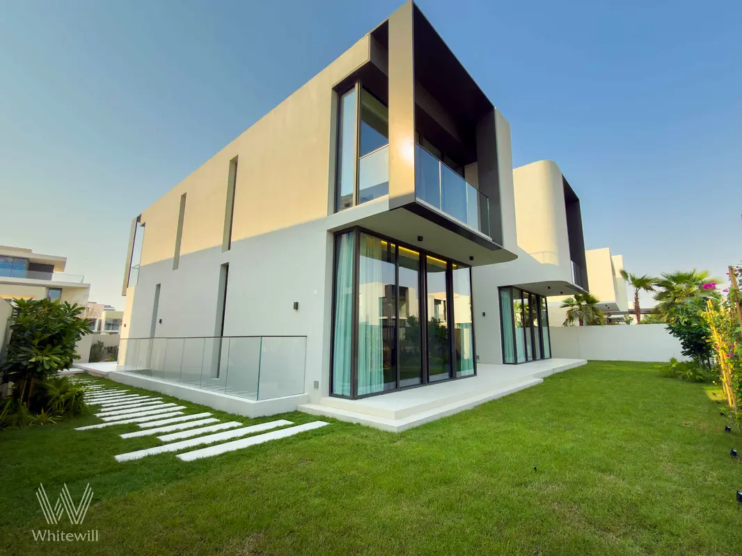 Single Row| Yard View |Luxury Furnished & Upgraded
