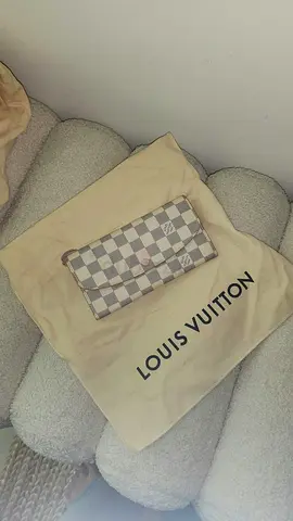 Louis Vuitton Damier Azur Pochette (negotiable )