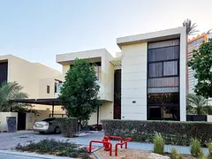 STUNNING 5BR VILLA | LARGE PRIVATE GARDEN