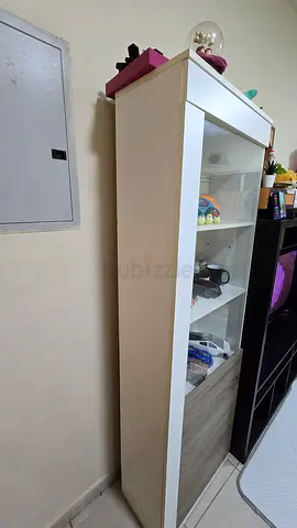 White display cabinet with glass shelves - good condition